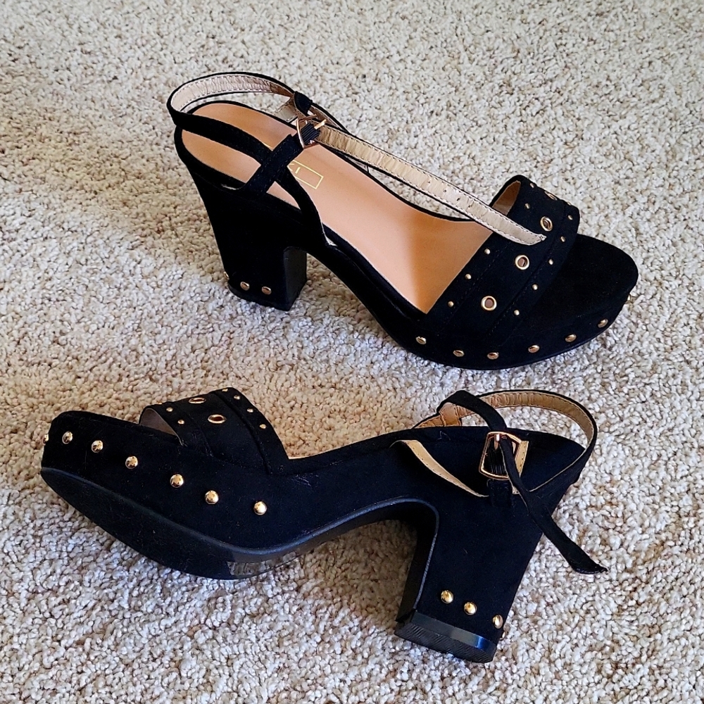 Black studded platform sandals - Brand New